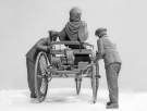 ICM 1/24 Benz Patent-Motorwagen 1886 with Mrs. Benz and Sons thumbnail