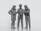 ICM 1/32 Gloster Gladiator Mk.I with British Pilots in Tropical Uniform thumbnail