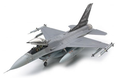 Tamiya 1/48 Lockheed Martin F-16C Block 25/32