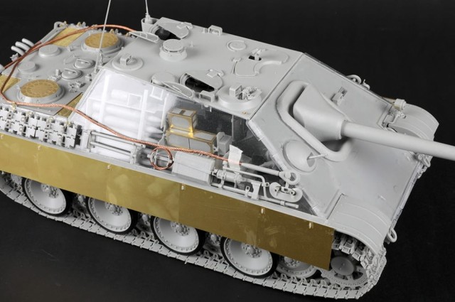 Trumpeter 1/16 German Sd.Kfz 173 Jagdpanther Early Version