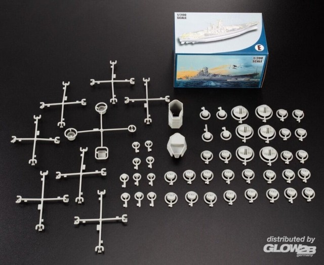 Glow2B 1/200 Premium Yamato Battleship