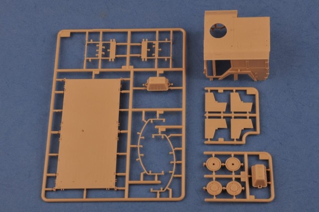HobbyBoss 1/35 German MAN-5 (LKW 5t mil gl)