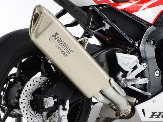 Tamiya 1/12 Honda CBR1000RR-R Fireblade SP 30th Anniversary
