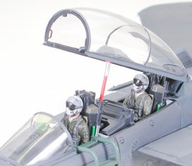 Tamiya 1/32 Boeing F-15E Strike Eagle w/Bunker Buster 60312