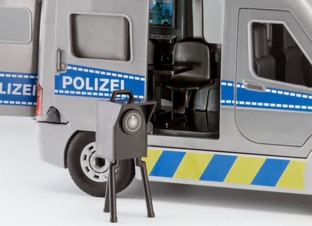 Revell Junior Kit Politivan
