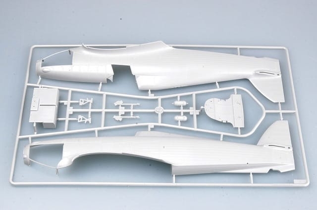 Trumpeter 1/24 Hurricane Mk.II C/Trop