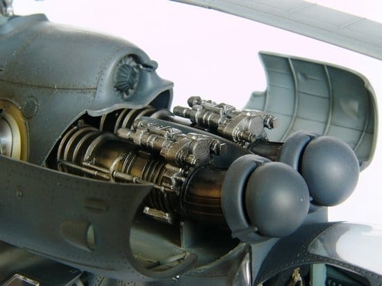 Trumpeter 1/35 Mil Mi-24V Hind-E Helicopter