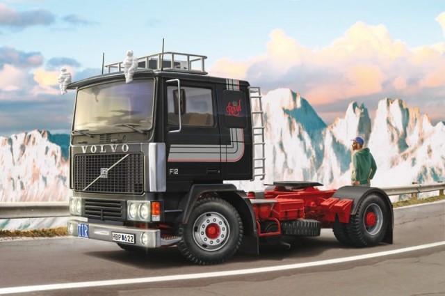 Italeri 1/24 Volvo F12 Intercooler Low Roof with Accessories