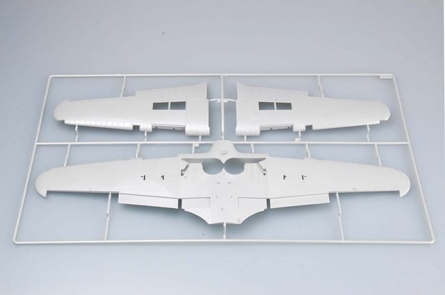 Trumpeter 1/24 Hurricane Mk.II C/Trop