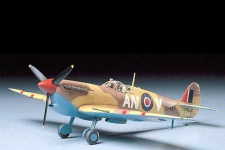 Tamiya 1/48 Supermarine Spitfire Mk.Vb Trop. Metallic Edition