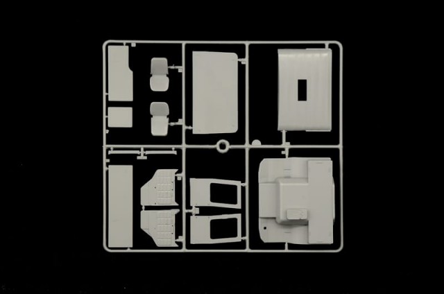 Italeri 1/24 MAN F8 19.321 4x2