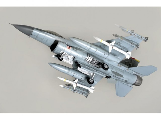 Tamiya 1/48 Lockheed Martin F-16CJ Block 50 Fighting Falcon
