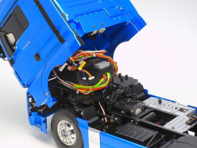 Tamiya 1/14 Man TGX 26.540 6x4 XlX with Pre-Painted Body Light Metallic Blue