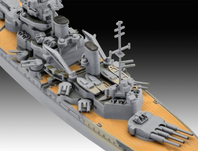 Revell Startsett 1/1200 First Diorama - Bismarck Battle