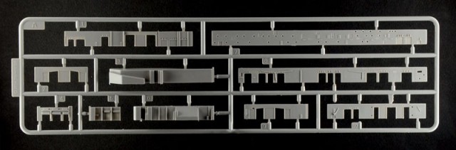 Italeri 1/700 World of Warships USS Essex m/Lim