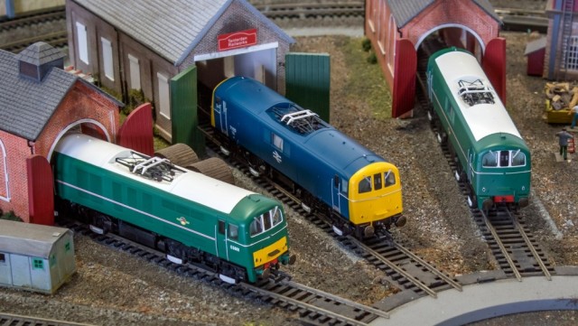 Hornby BR Class 71 E5022 BR Green DCC Ready