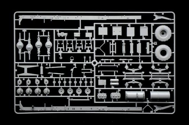 Italeri 1/35 M978 Fuel Servicing Truck