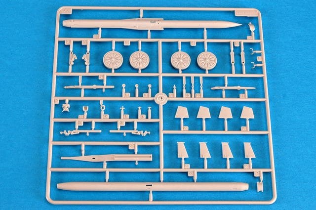 Trumpeter 1/35 Russian SAM-6 Anti-Aircraft Missile