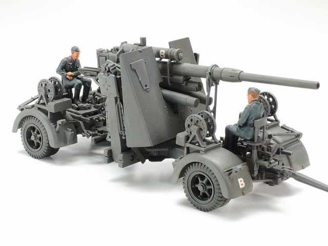 Tamiya 1/48 German Heavy Tractor SS-100 and 88mm Gun Flak37 Set