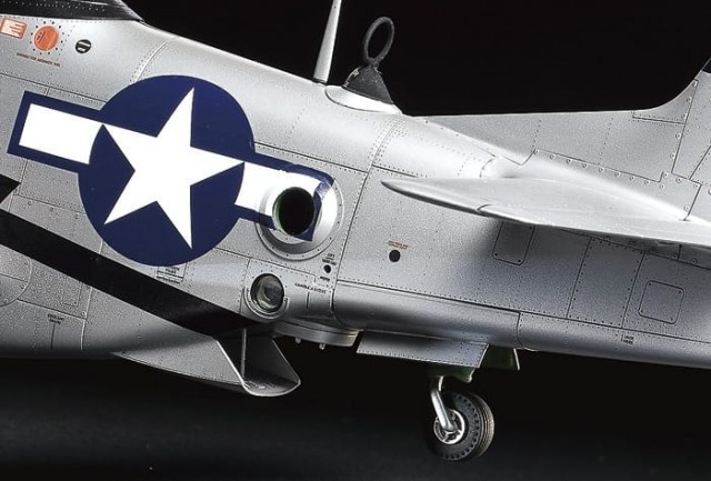 Tamiya 1/32 North American P-51D/K Mustang Pacific Theater