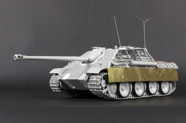 Trumpeter 1/16 German Sd.Kfz 173 Jagdpanther Early Version