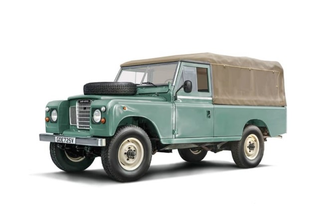 Italeri 1/24 Land Rover 109 LWB