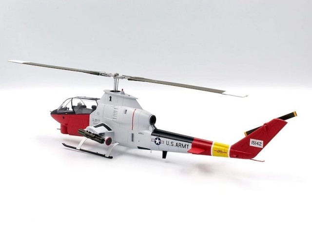 ICM 1/48 AH-1G Artic Cobra US Helicopter
