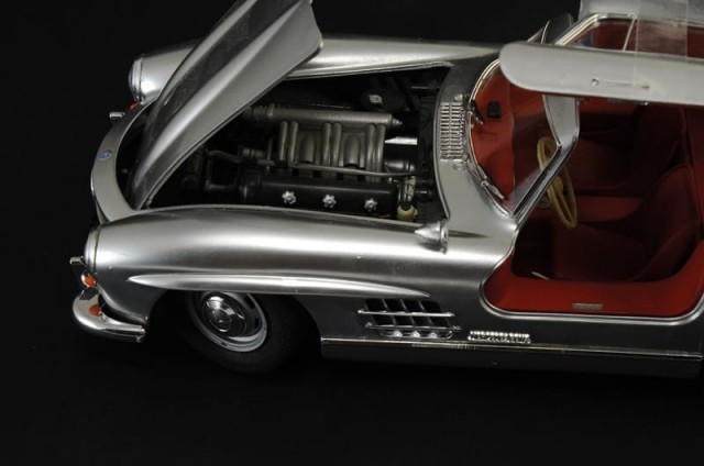 Italeri 1/16 Mercedes-Benz 300SL Gullwing