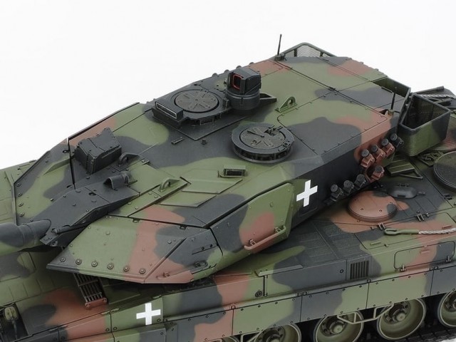 Tamiya 1/35 Leopard 2 A6 Tank Ukraine