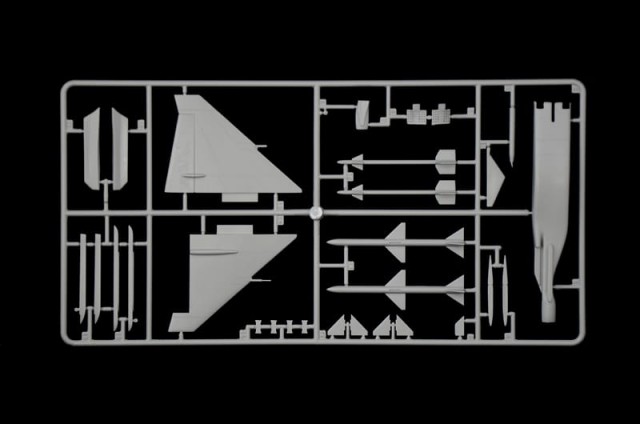 Italeri 1/48 Saab JA 37 / AJ 37 Viggen (svenske dekaler)
