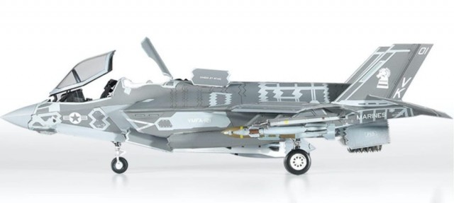 Academy 1/72 USMC F-35B VMFA-121 Green Knights