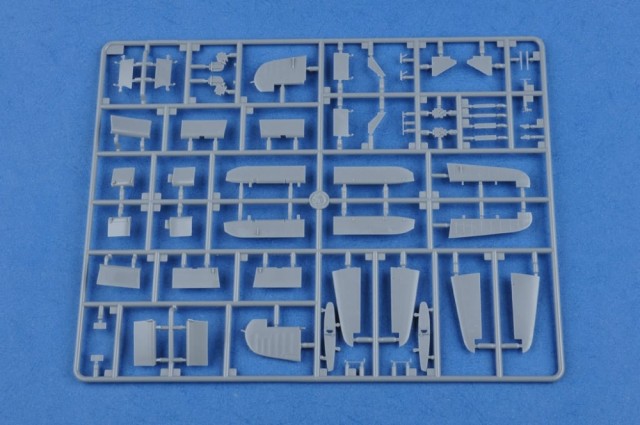 HobbyBoss 1/48 F4U-1 Corsair Early Version