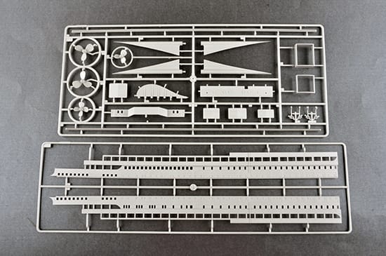Trumpeter 1/200 Titanic m/LED-lys