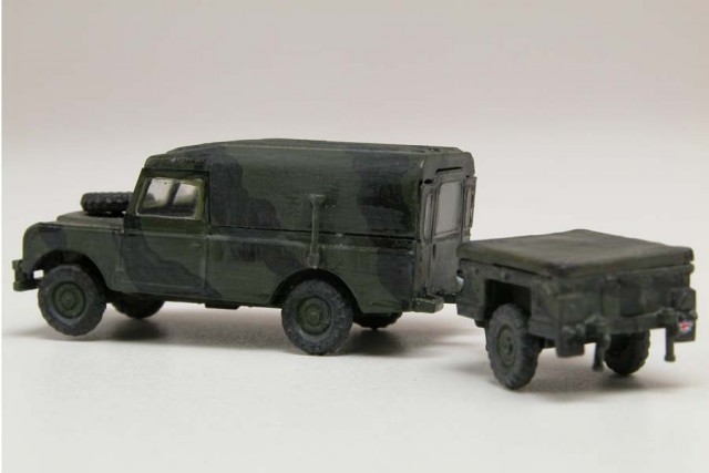 Airfix plastbyggesett 1/76 LWB Land Rover and Trailer (Hard Top) A02324