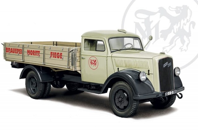 Italeri 1/24 Opel Blitz Classic
