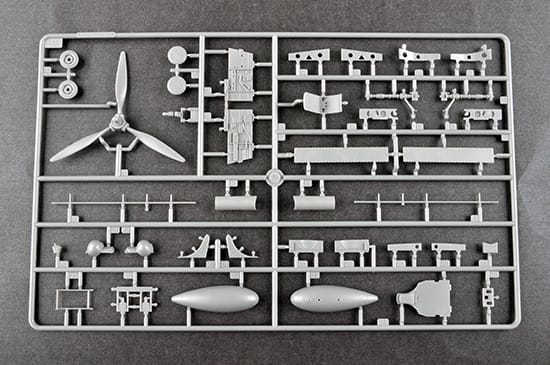 Trumpeter 1/32 P-40E War Hawk