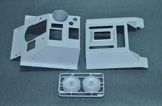 Trumpeter 1/16 Soviet SU-100 Tank Destroyer
