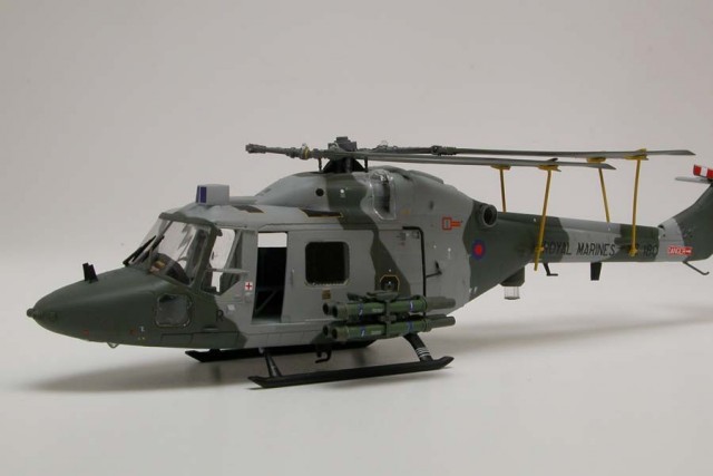 Airfix byggesett 1/48 Westland Lynx AH-7 A09101