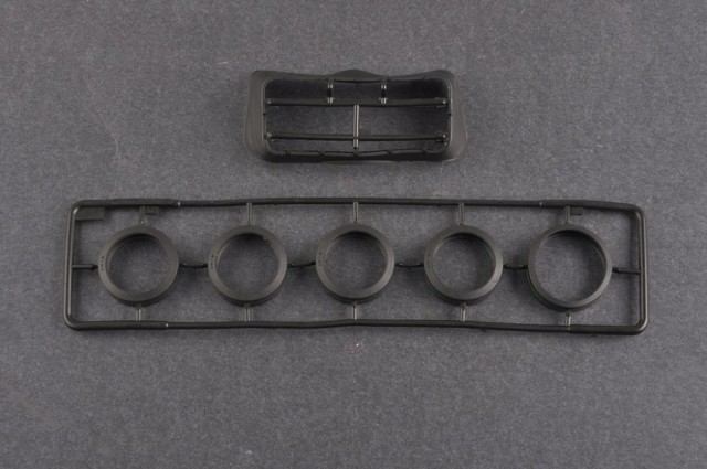 I Love Kit 1/16 Sherman M4A3E8 Medium Tank - Early