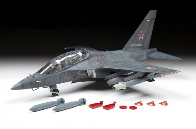 Zvezda 1/48 Russian Light Bomber Yak-130 Mitten