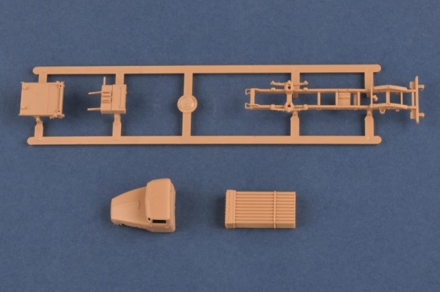HobbyBoss 1/72 Russian BM-21 Grad Multiple Rocket Launcher