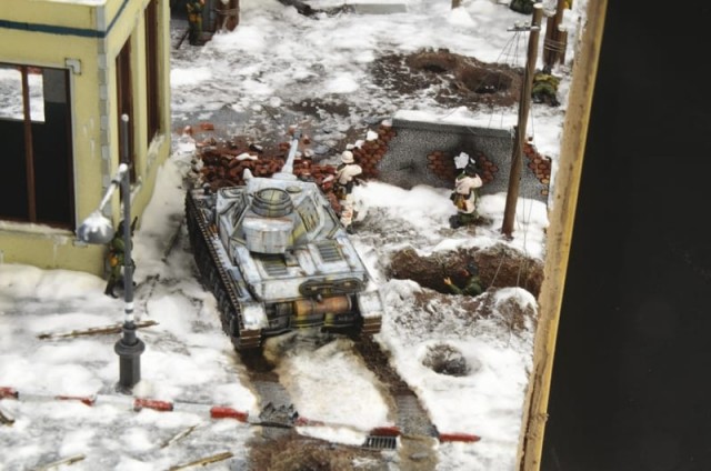 Italeri 1/72 Stalingrad Siege 1942 Tractor Plant Assault - Battle Set