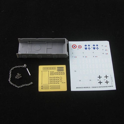 Bronco Models 1/35 French Hotchkiss Light Tank H38/39