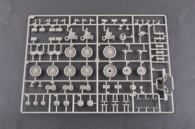 I Love Kit 1/16 Sherman M4A3E8 Medium Tank - Early