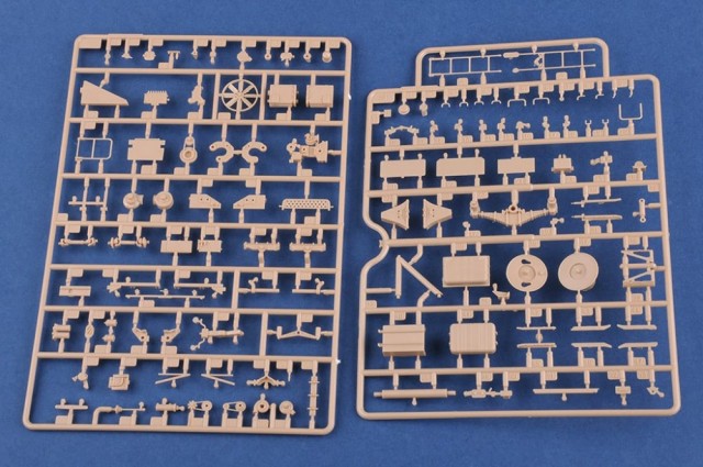 HobbyBoss 1/35 Russian BAZ-64022 with 5P85TE2 TEL S-400