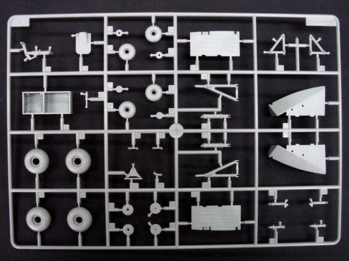 Trumpeter 1/35 Mil Mi-24V Hind-E Helicopter
