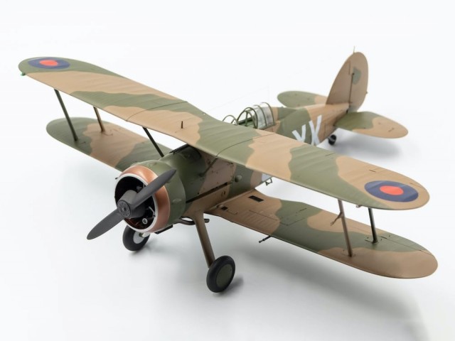 ICM 1/32 Gloster Gladiator Mk.I with British Pilots in Tropical Uniform