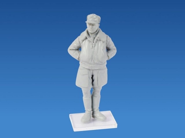 ICM 1/48 WWII German Luftwaffe Pilots and Ground Personnel in Winter Uniform
