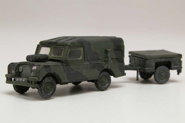 Airfix plastbyggesett 1/76 LWB Land Rover and Trailer (Hard Top) A02324