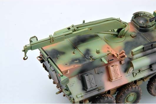 Trumpeter 1/35 USMC LAV-R Light Armored Vehicle Recovery